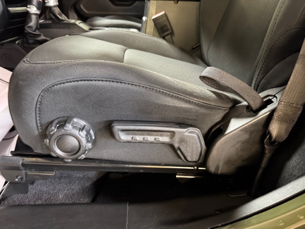 Used 2022 Jeep Wrangler Sport AWD/4WD image 13