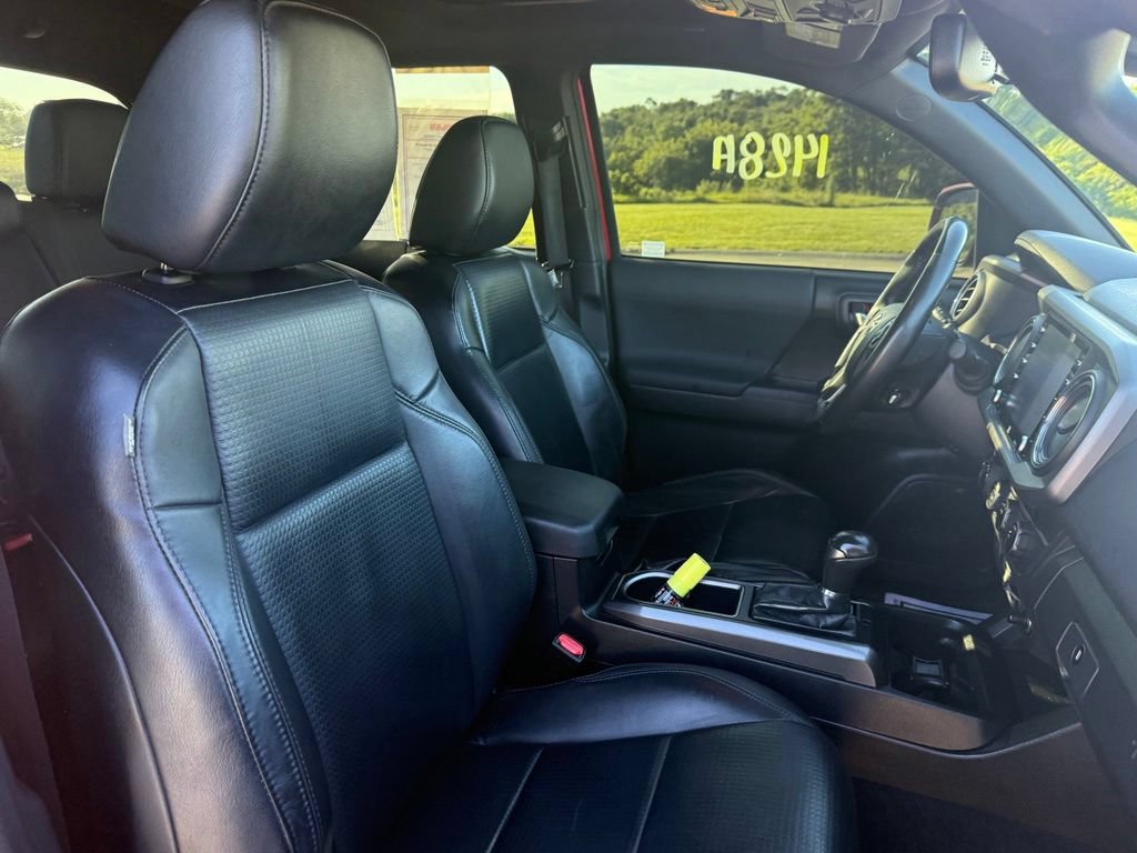Used 2020 Toyota Tacoma TRD Off-Road w/ TRD Premium Off Road Package AWD/4WD image 20