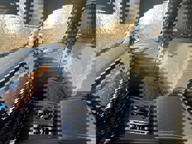 Certified 2025 Volkswagen Atlas Cross Sport SE image 25