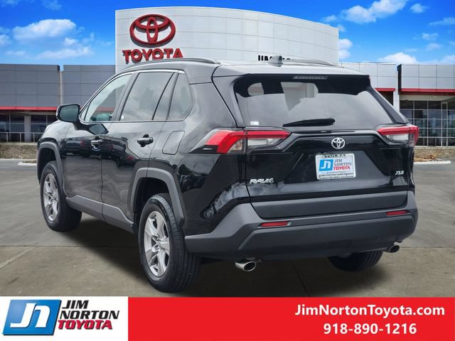 Used 2025 Toyota RAV4 XLE FWD image 7