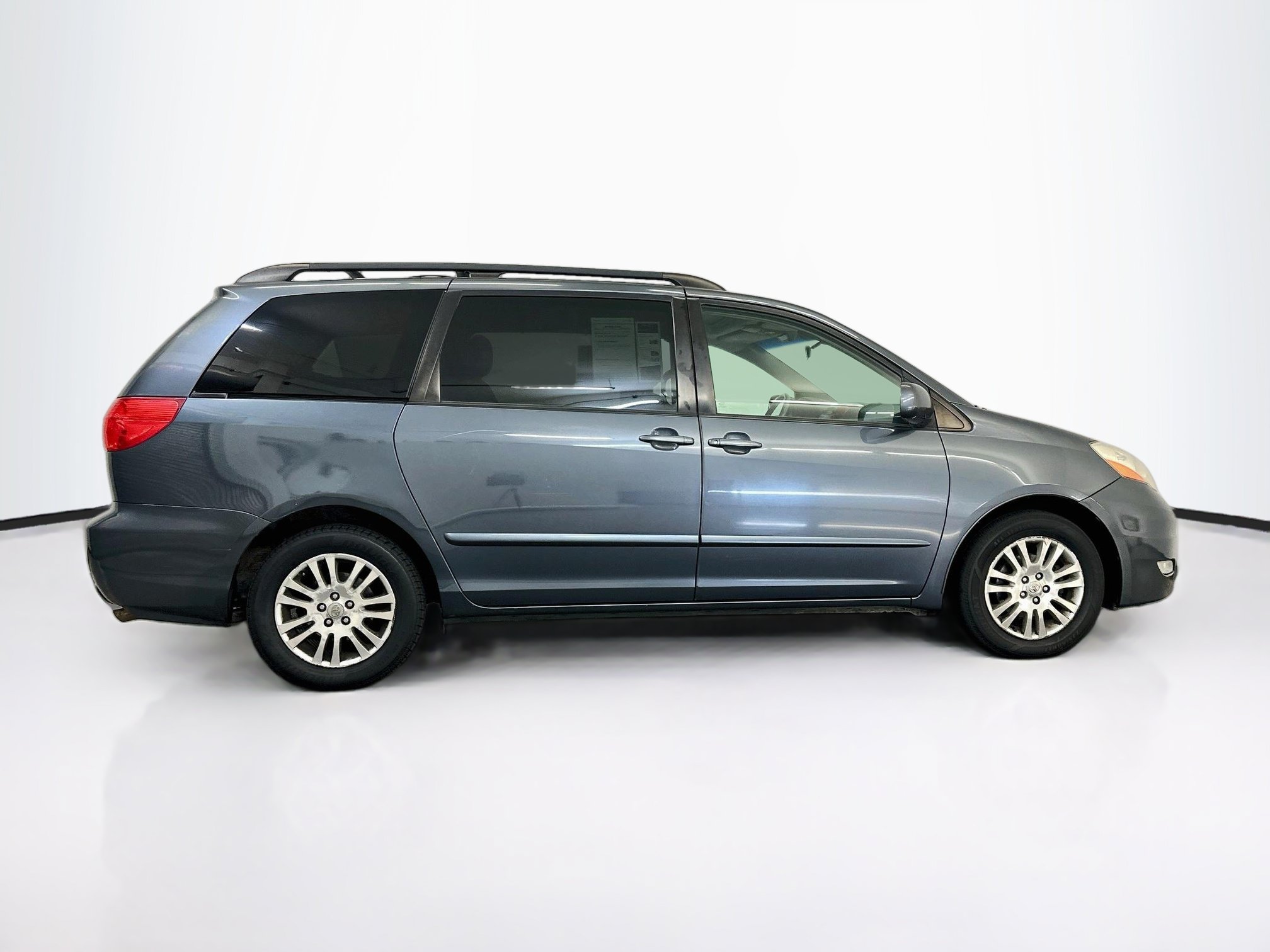 Used 2007 Toyota Sienna XLE FWD image 10