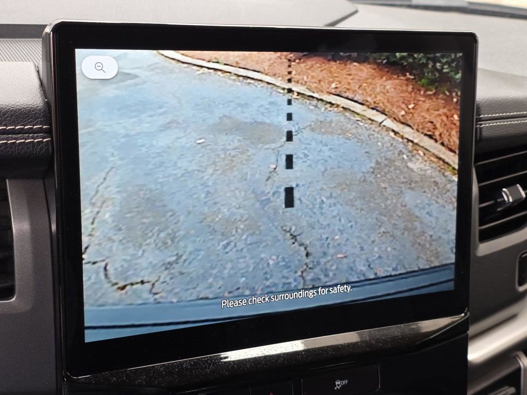 Used 2024 Ford Expedition Max XLT image 17