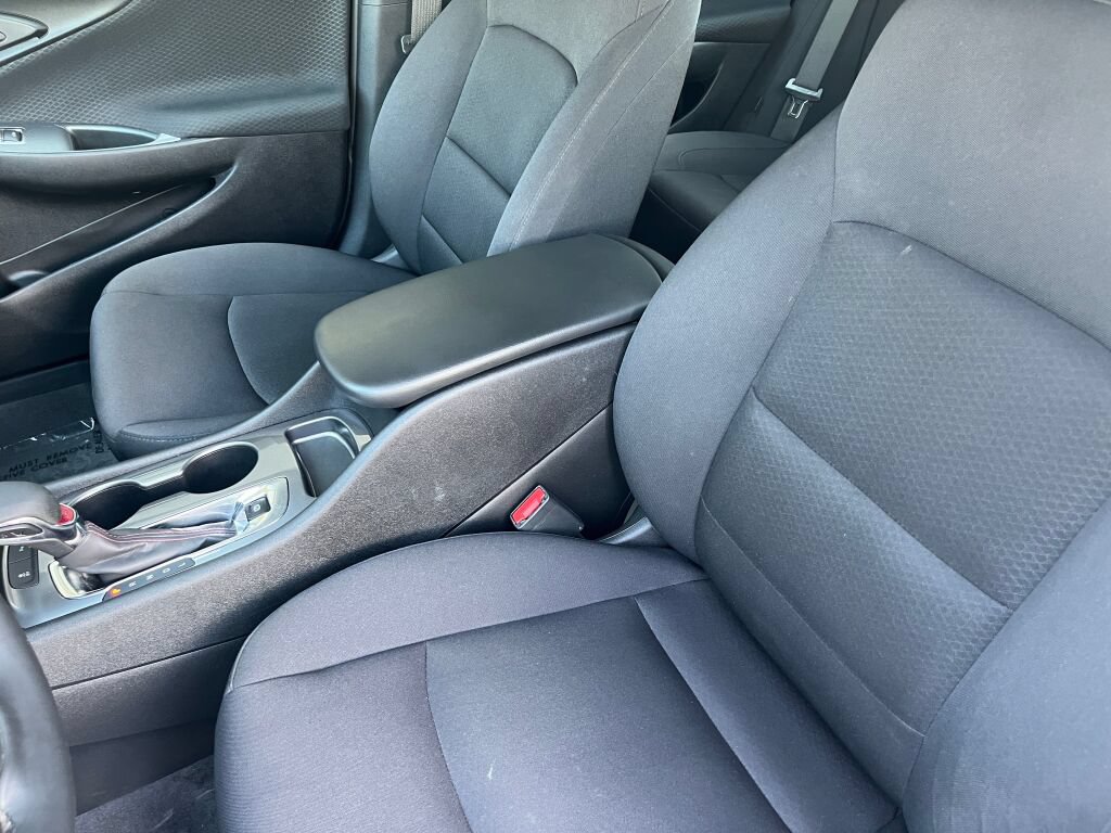 Used 2024 Chevrolet Malibu RS FWD image 13
