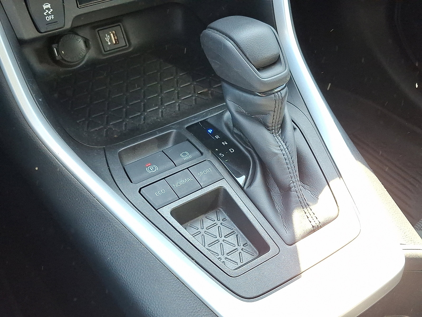 Certified 2023 Toyota RAV4 LE FWD image 23