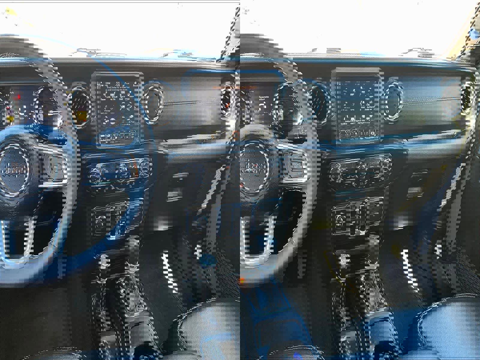 Used 2023 Jeep Wrangler Sahara w/ Cold Weather Group image 18