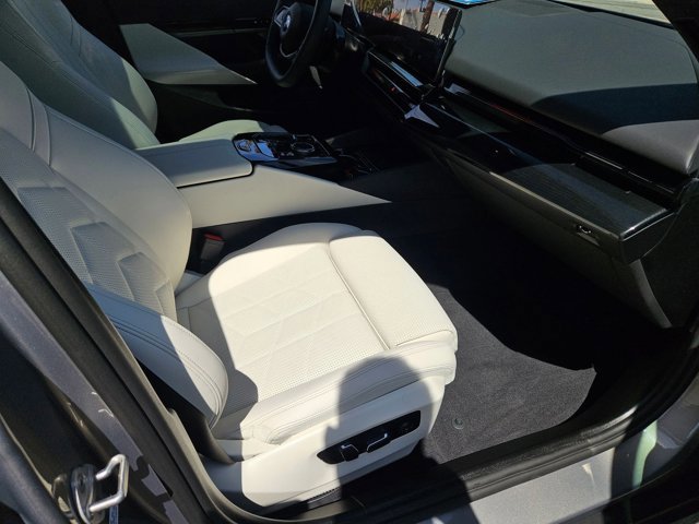 Used 2026 BMW 530i w/ Premium Package image 20