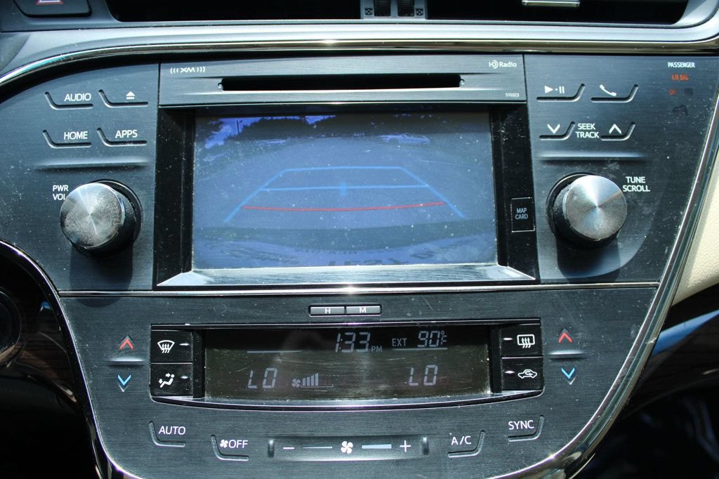 Used 2015 Toyota Avalon XLE Touring FWD image 17