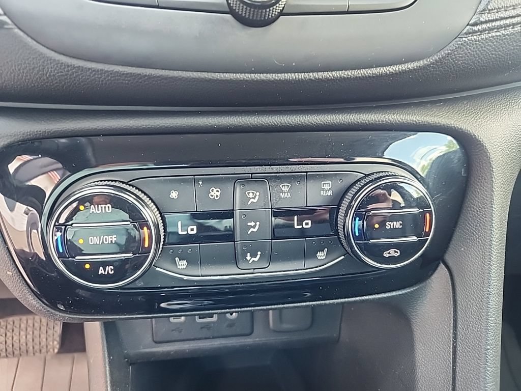 Certified 2020 Buick Encore GX Essence FWD image 18