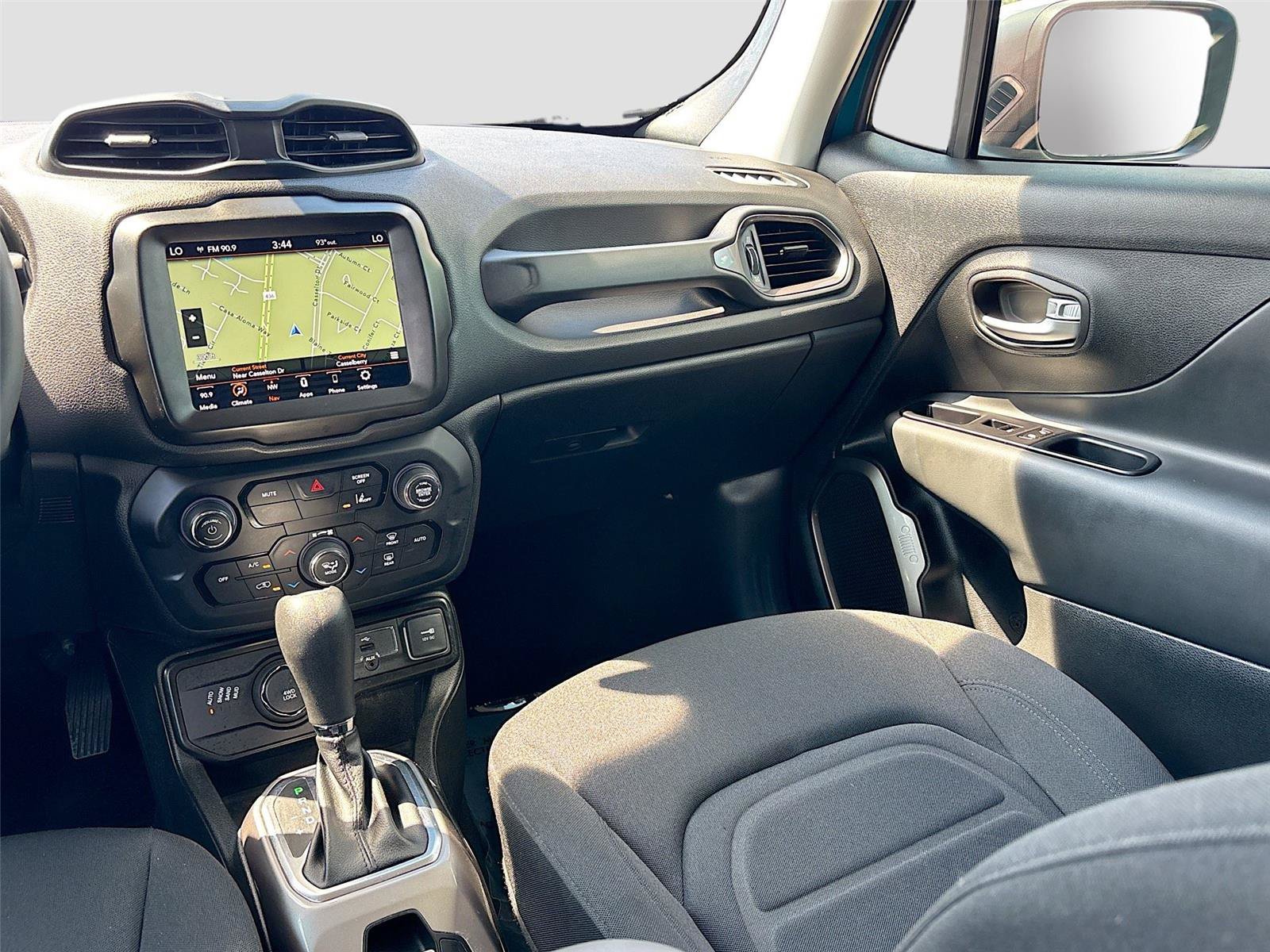 Used 2022 Jeep Renegade Latitude AWD/4WD image 23