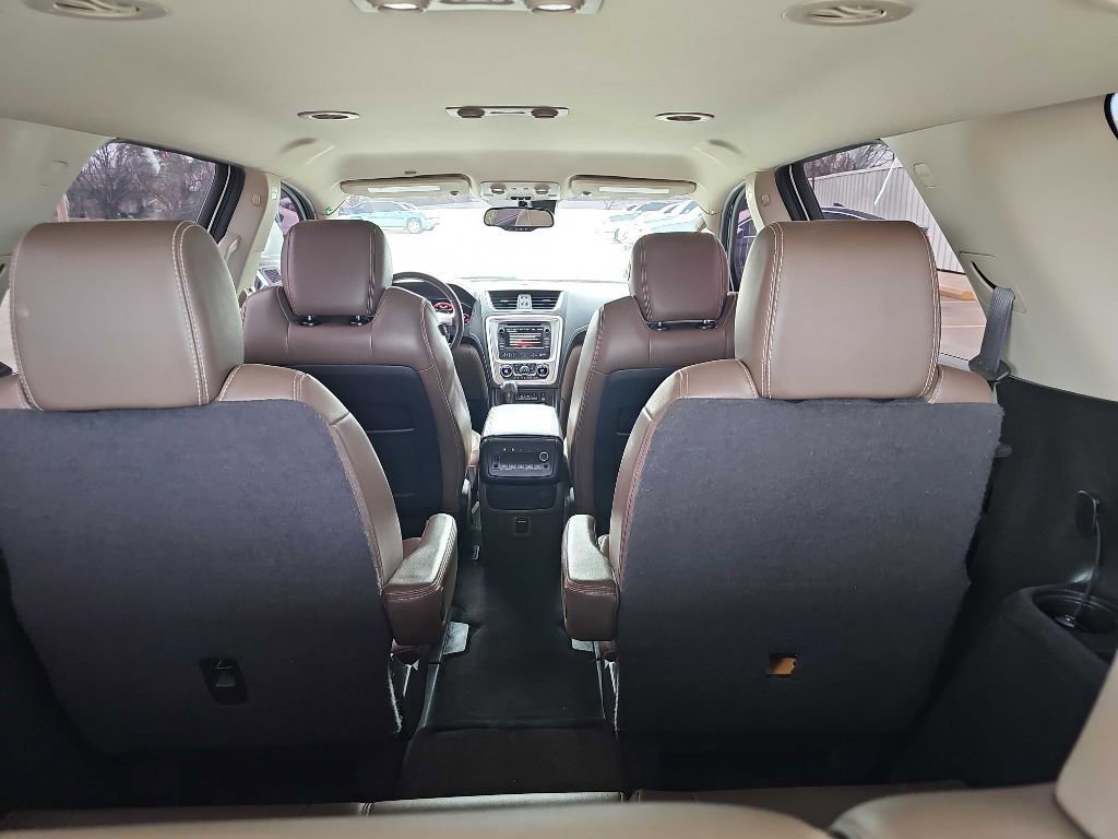 Used 2015 GMC Acadia SLT image 16
