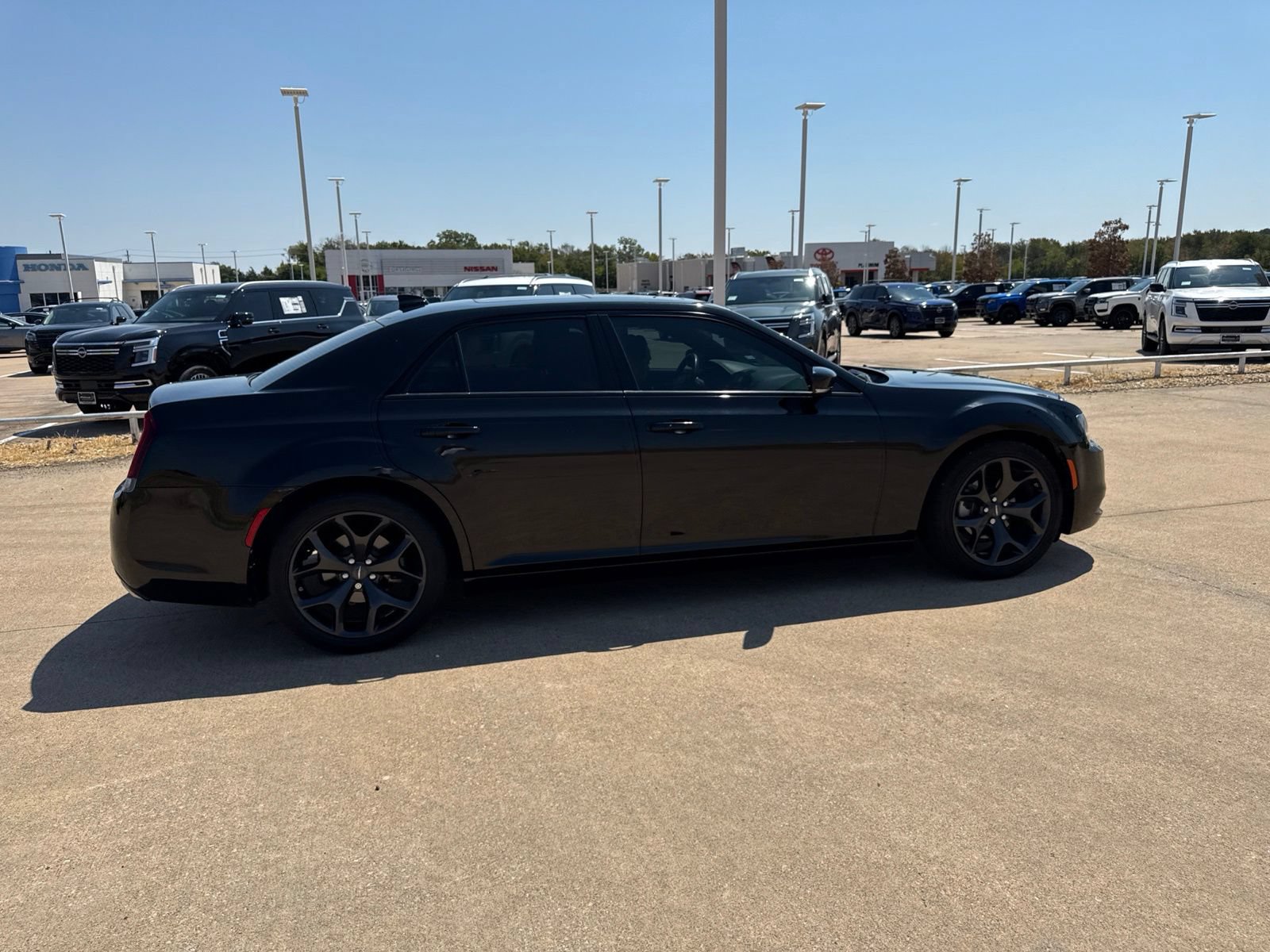Used 2023 Chrysler 300 S w/ Comfort Group RWD image 4