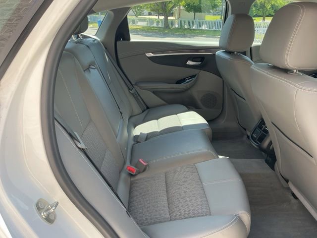 Used 2018 Chevrolet Impala LT w/ LT Convenience Package FWD image 33