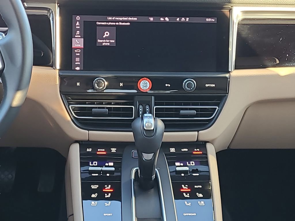Used 2025 Porsche Macan image 22