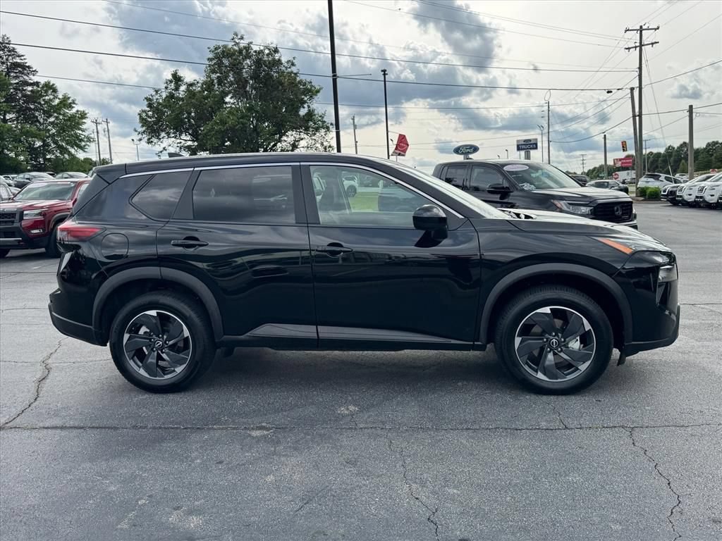 Certified 2025 Nissan Rogue SV FWD image 2