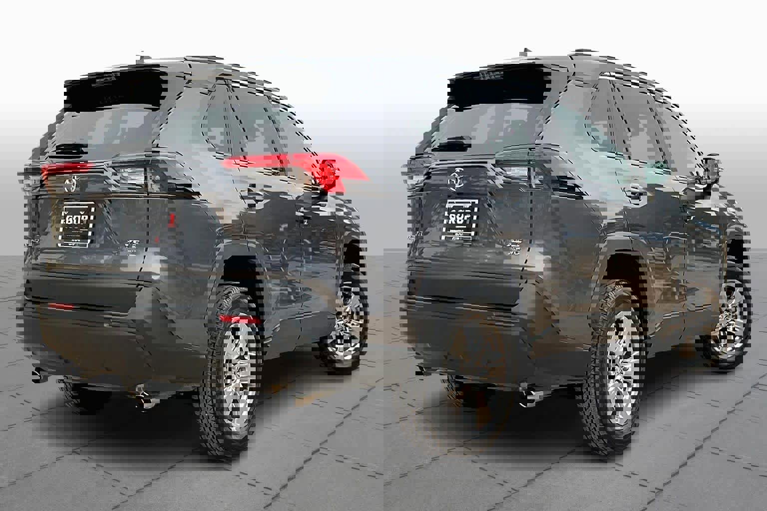 Used 2025 Toyota RAV4 XLE w/ Convenience Package image 11