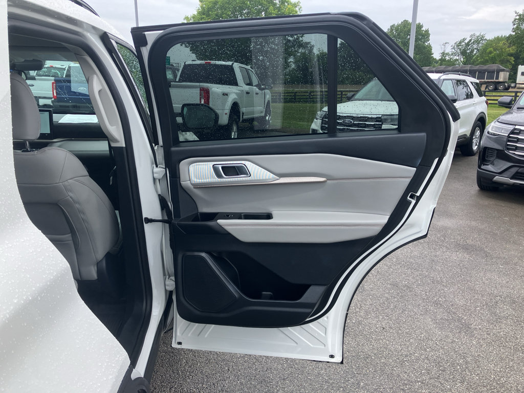 Certified 2025 Ford Explorer Active w/ Active Comfort Package RWD image 15