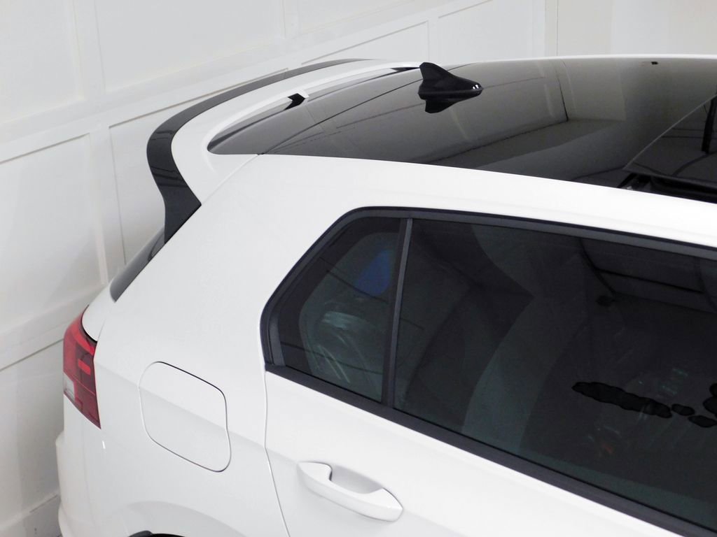 Used 2025 Volkswagen Golf R Black Edition image 8