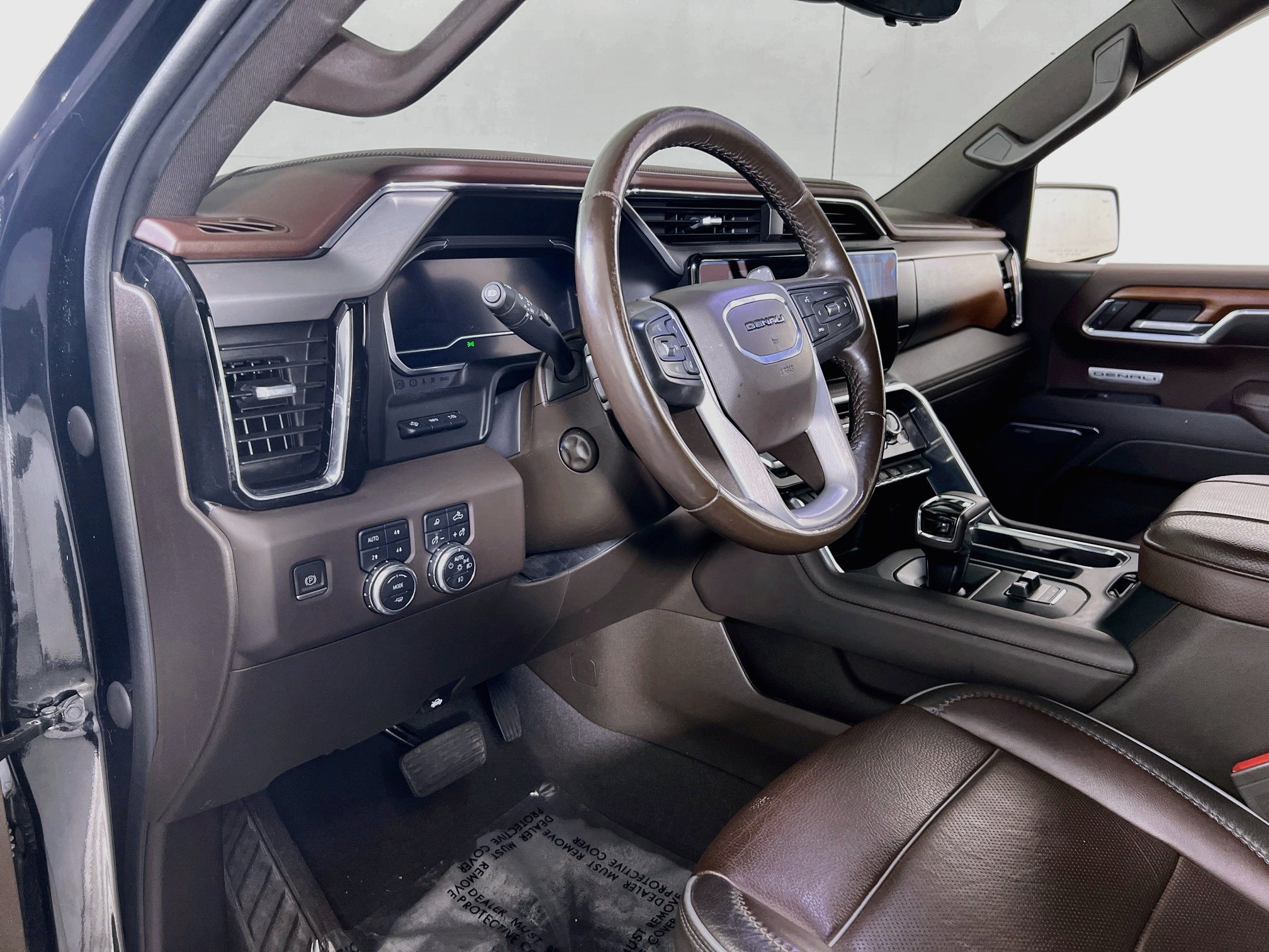 Used 2023 GMC Sierra 1500 Denali w/ Denali Reserve Package AWD/4WD image 9
