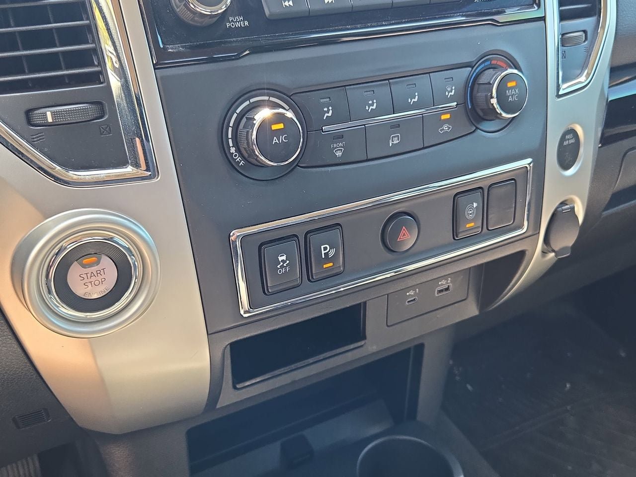 Used 2020 Nissan Titan SV RWD image 13