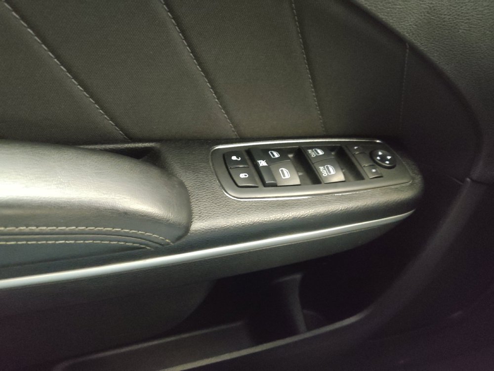 Used 2019 Dodge Charger SXT AWD/4WD image 27
