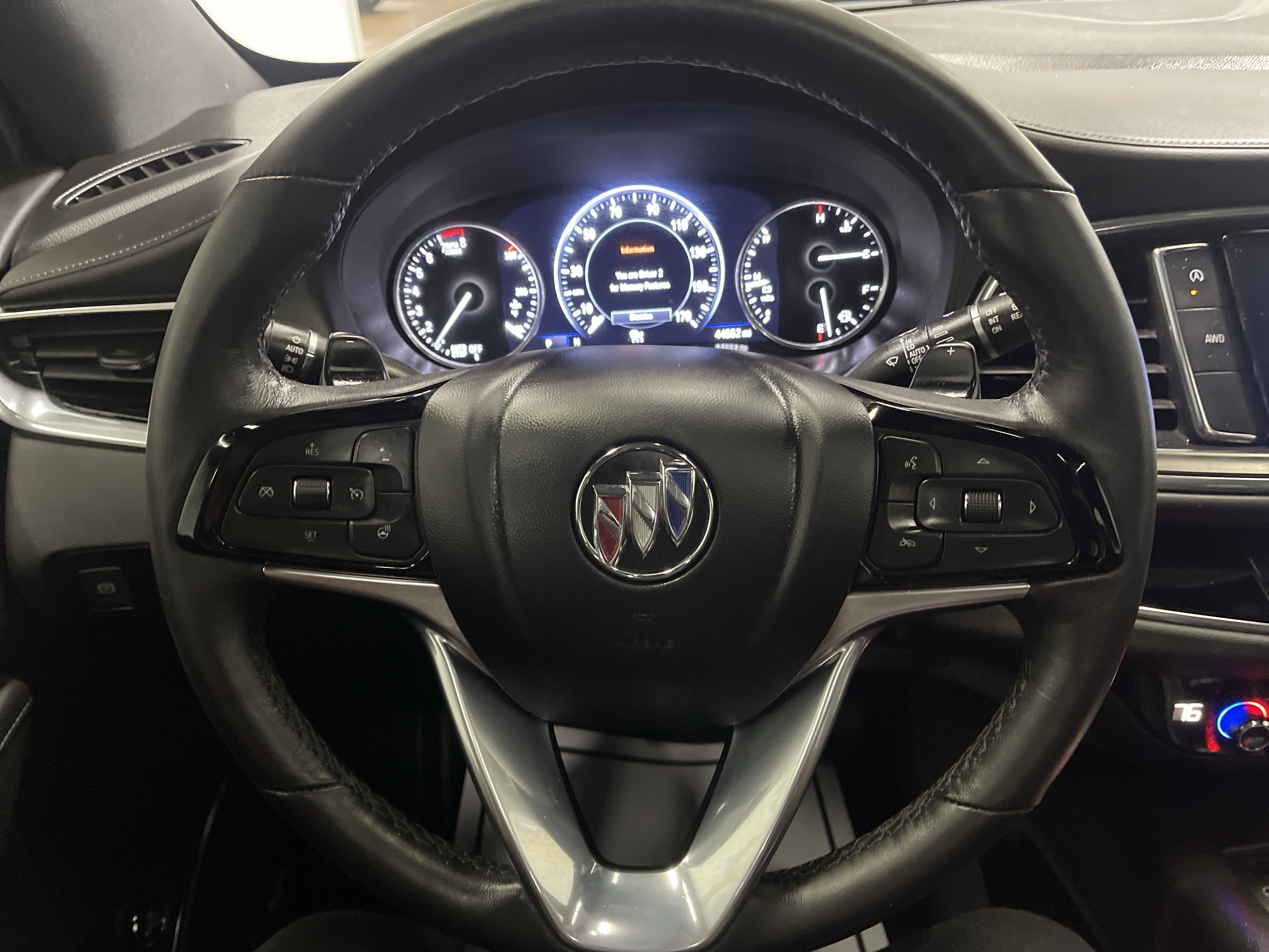 Used 2024 Buick Enclave Avenir image 32