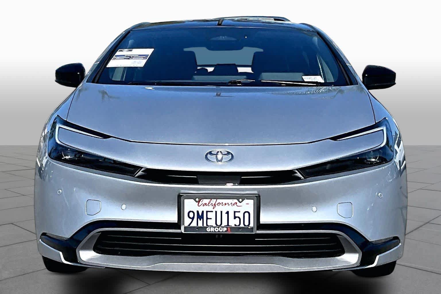Used 2024 Toyota Prius XLE FWD image 3