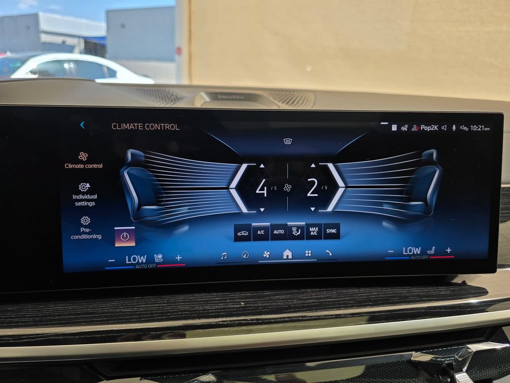Used 2025 BMW X7 xDrive40i w/ Executive Package AWD/4WD image 23