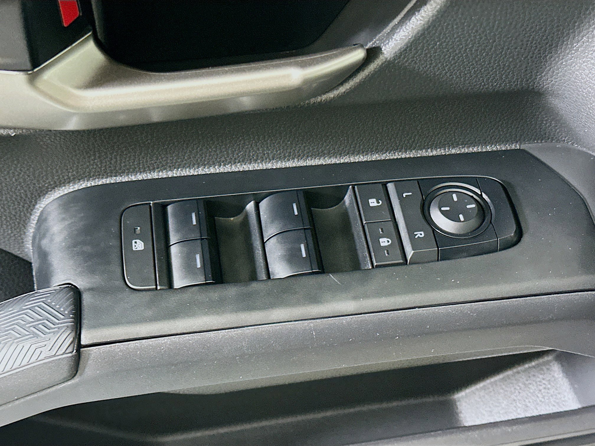 Used 2024 Toyota Tacoma TRD Off-Road AWD/4WD image 15