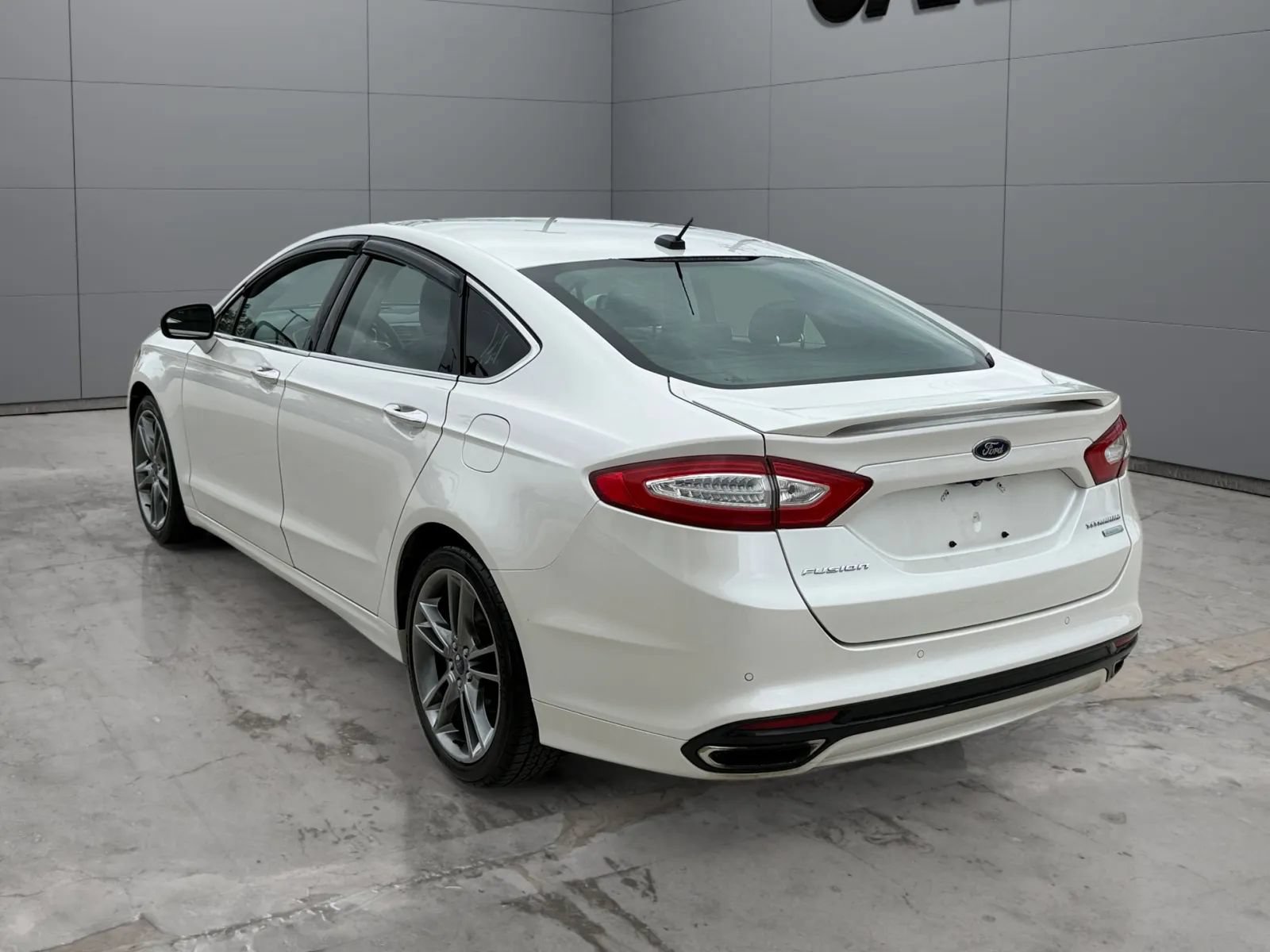 Used 2016 Ford Fusion Titanium FWD image 8