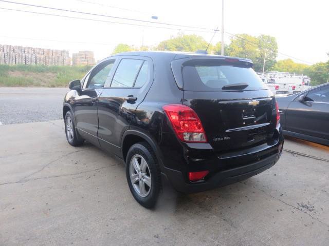 Used 2018 Chevrolet Trax LS w/ LPO, Protection Package AWD/4WD image 5