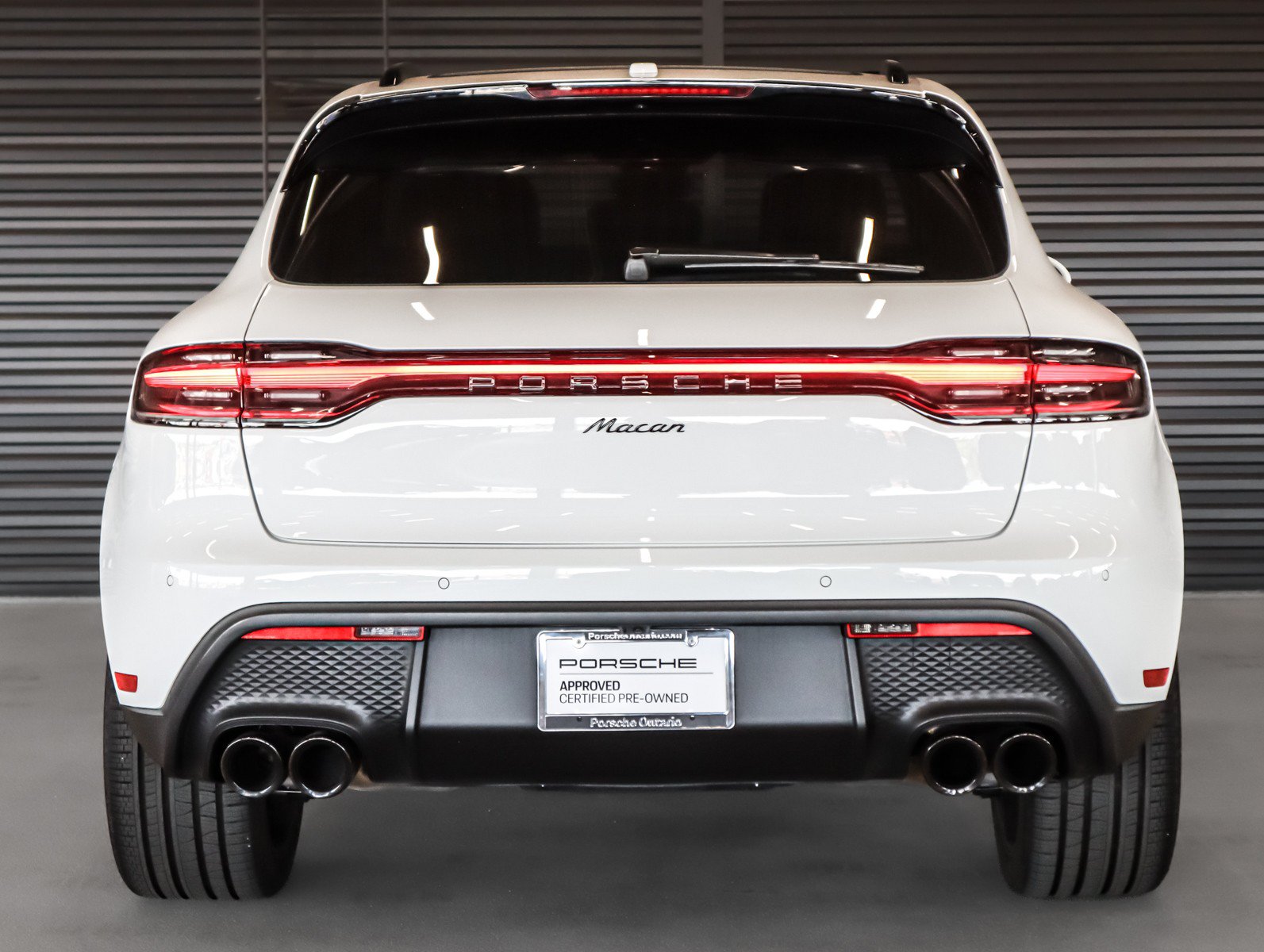 Certified 2026 Porsche Macan AWD/4WD image 9