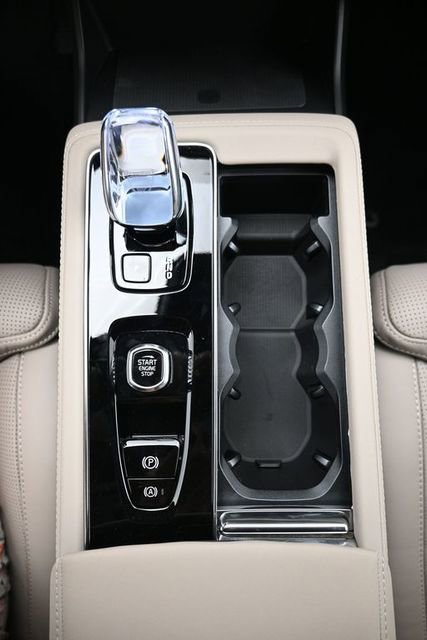 New 2026 Volvo XC90 B6 Ultra w/ Protection Package image 11