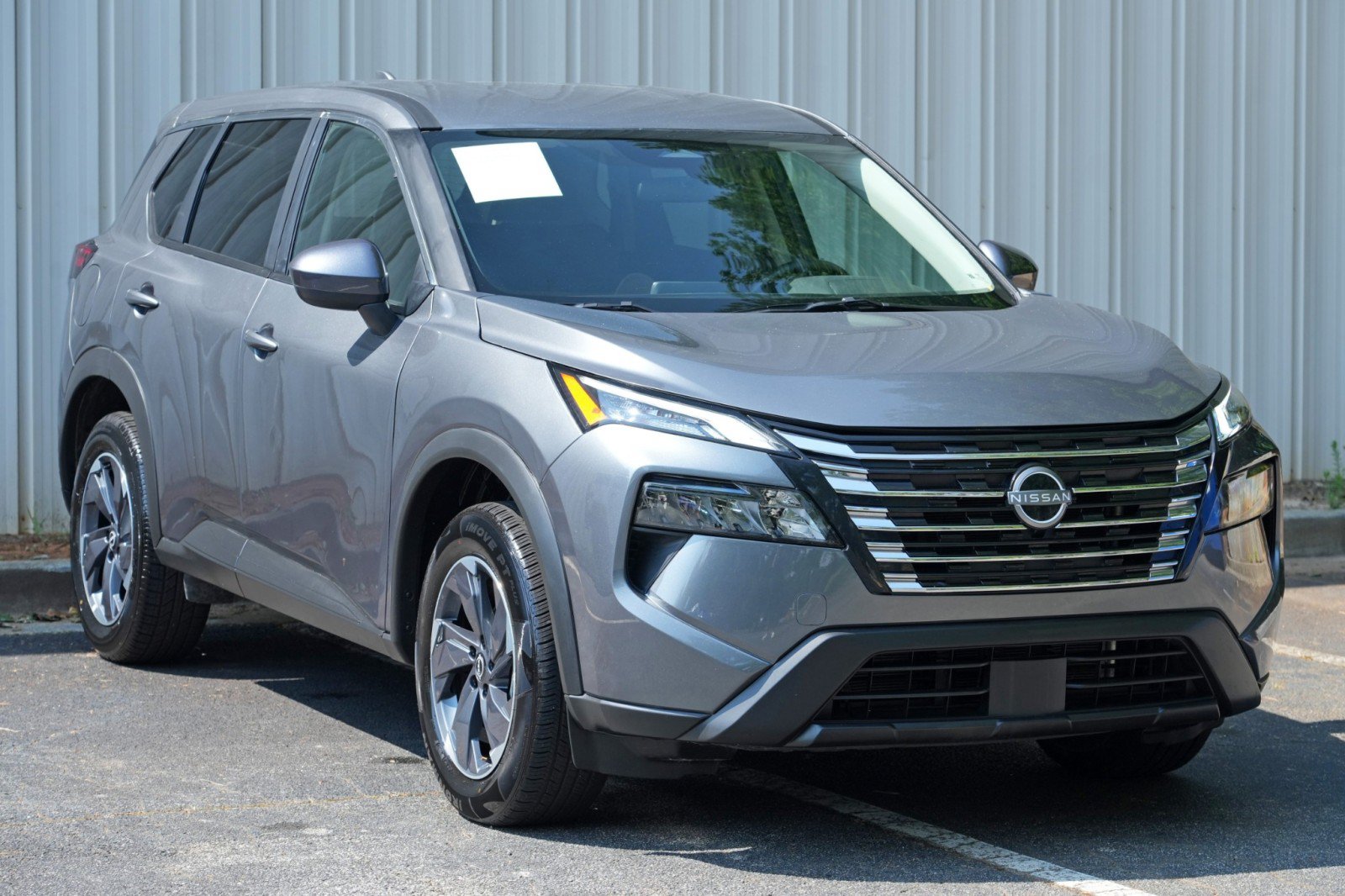 Used 2025 Nissan Rogue SV FWD image 47