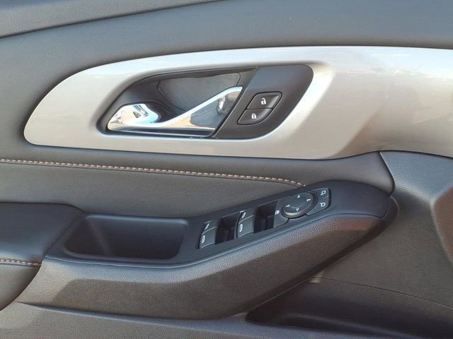 Used 2020 Chevrolet Traverse LS image 22