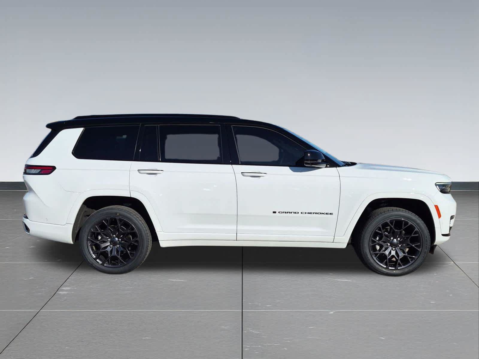 Used 2025 Jeep Grand Cherokee L Summit w/ Obsidian Package AWD/4WD image 7
