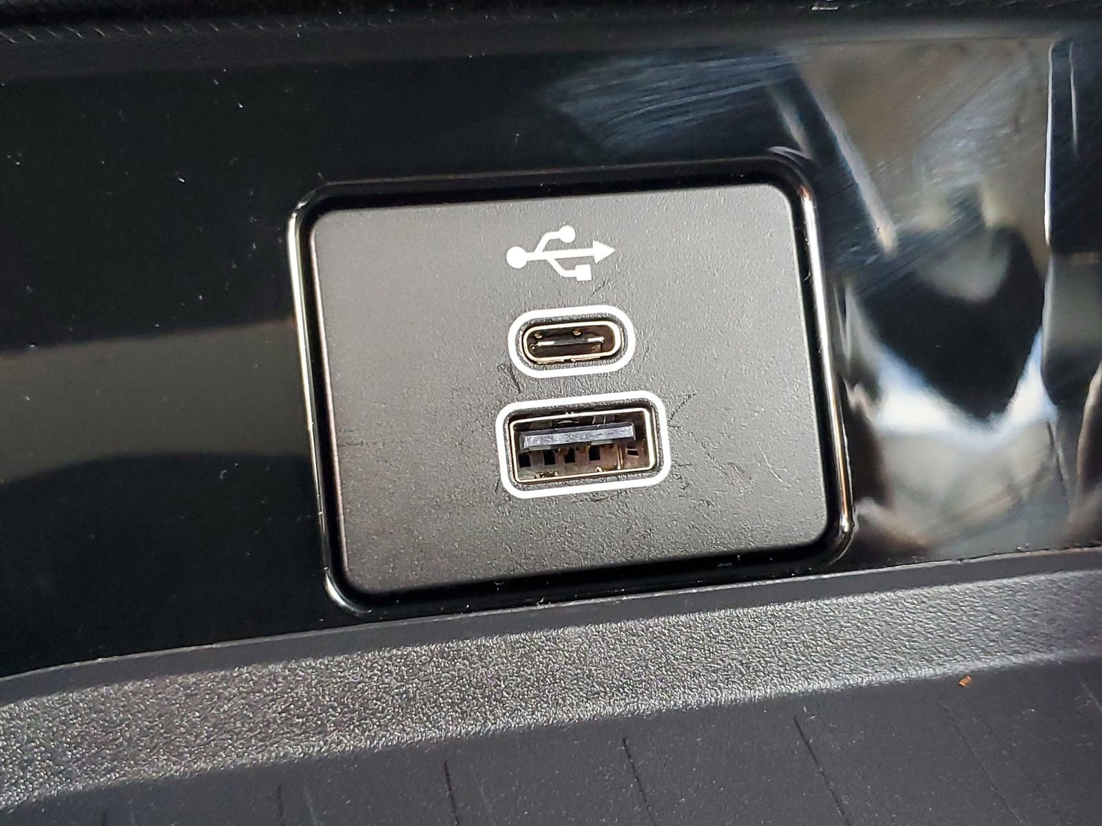 Used 2025 Ford Mustang Mach-E Select RWD image 27
