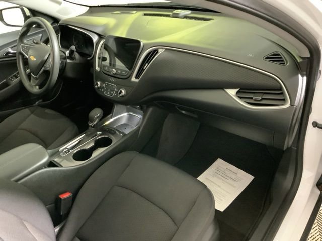 Used 2025 Chevrolet Malibu LT image 34