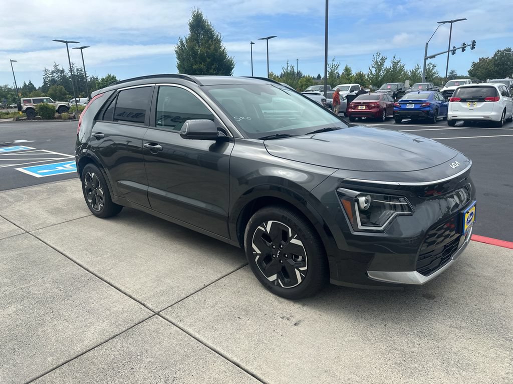Used 2024 Kia Niro Wind w/ Wind Preserve Package FWD image 6