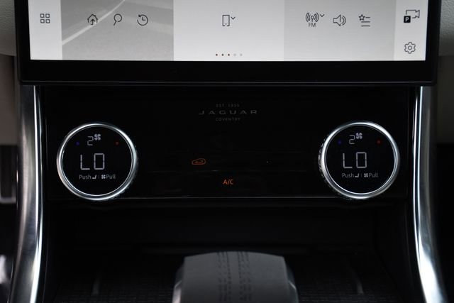 Used 2022 Jaguar XF R-Dynamic SE image 16