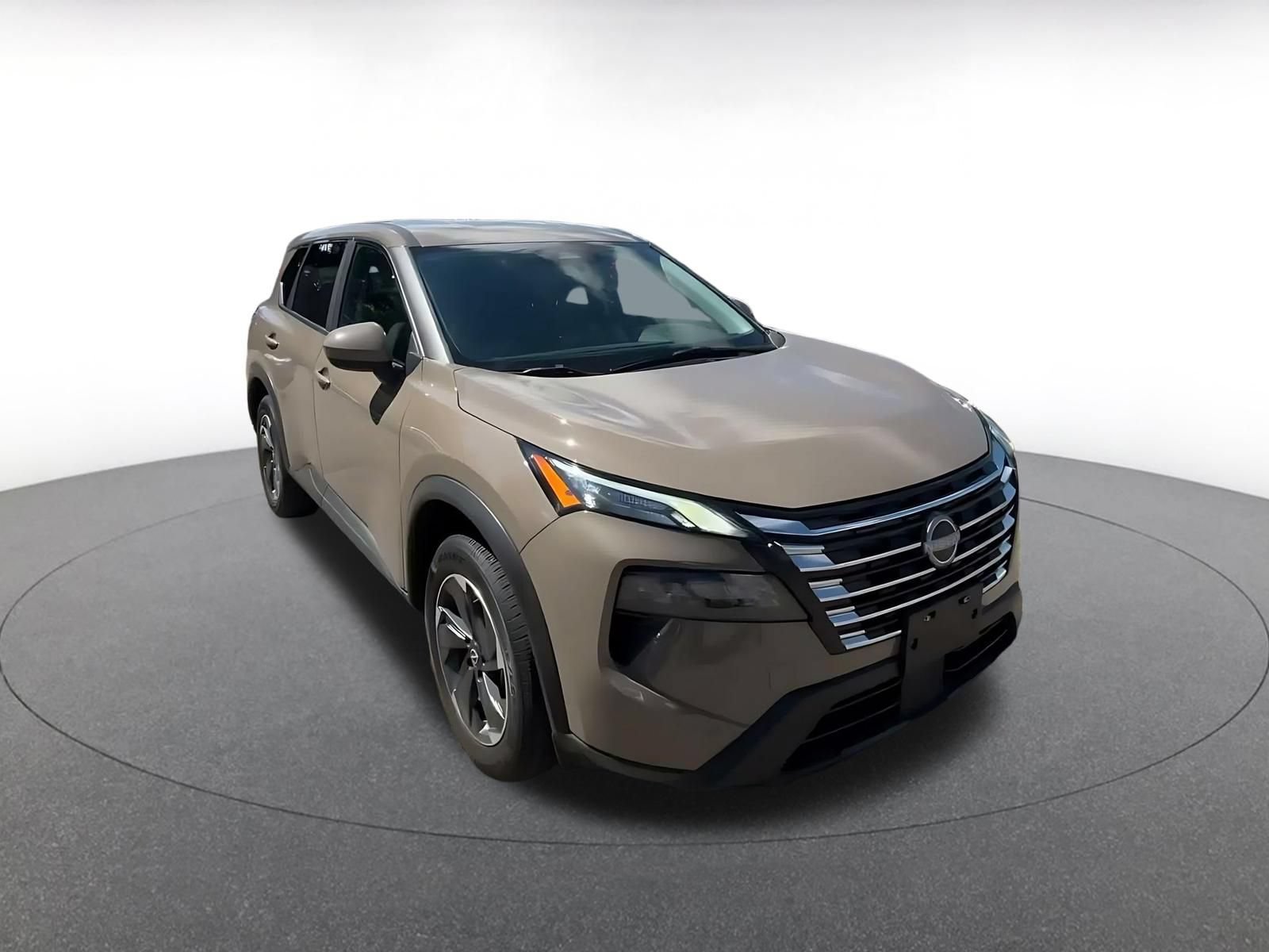Used 2025 Nissan Rogue SV AWD/4WD image 3
