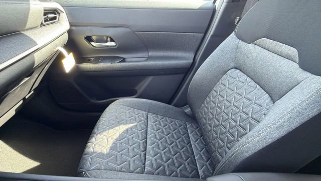 New 2026 Nissan Kicks SV w/ Cold Weather Package image 22