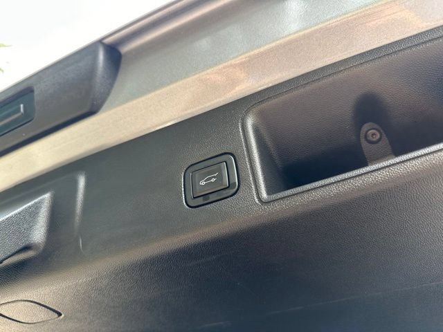 Used 2023 GMC Terrain SLT AWD/4WD image 20