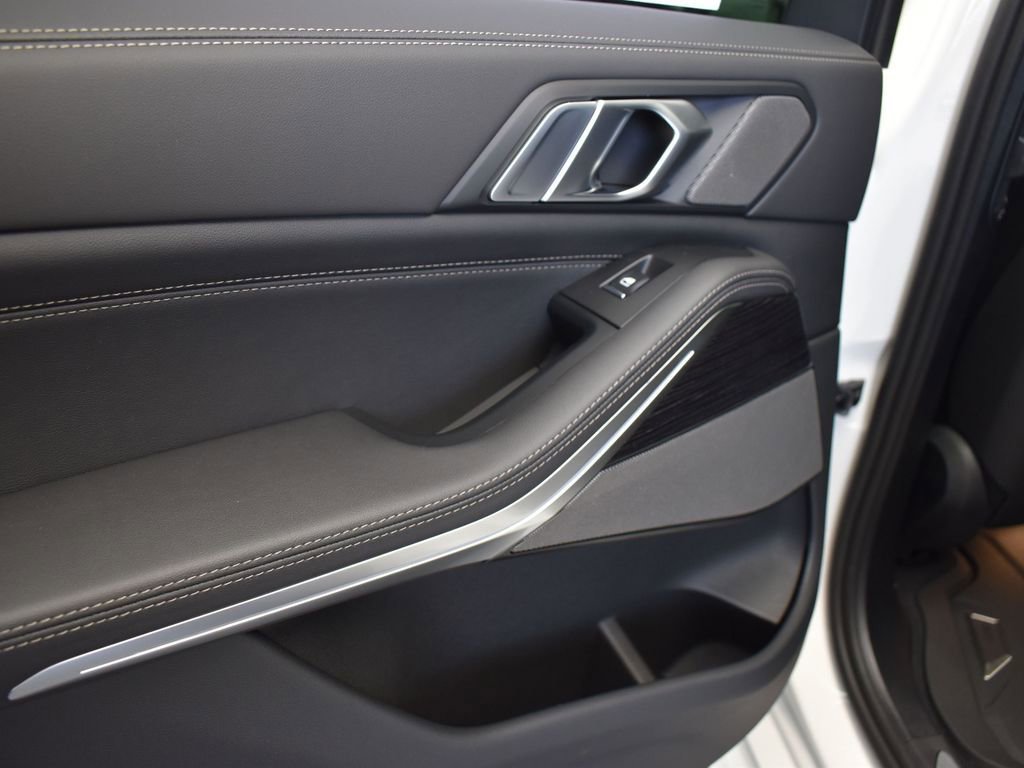 New 2026 BMW X5 sDrive40i w/ M Sport Package image 15
