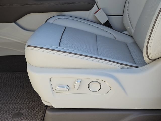 New 2026 GMC Yukon XL Denali w/ Sun & Power Step Package AWD/4WD image 18