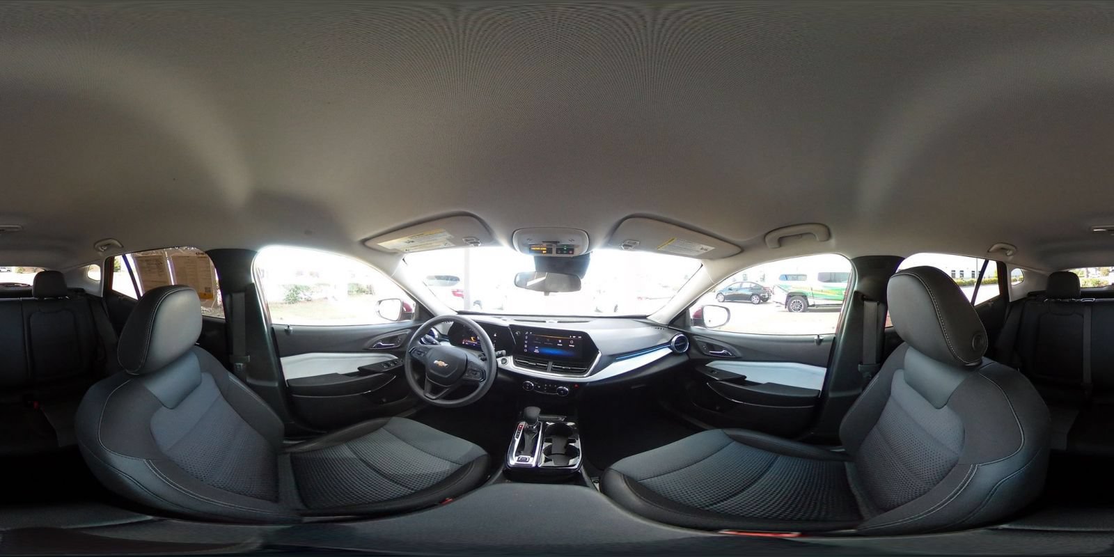 Used 2025 Chevrolet Trax LT FWD image 42