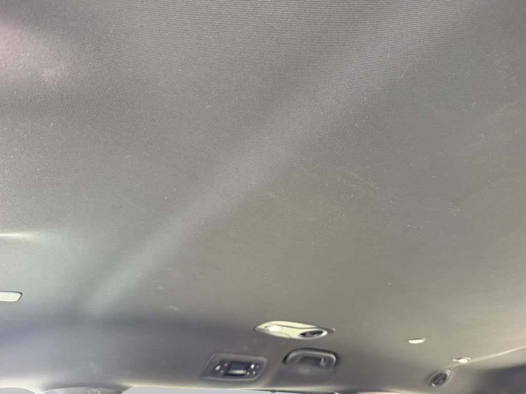 Used 2025 Chrysler Pacifica Select FWD image 13