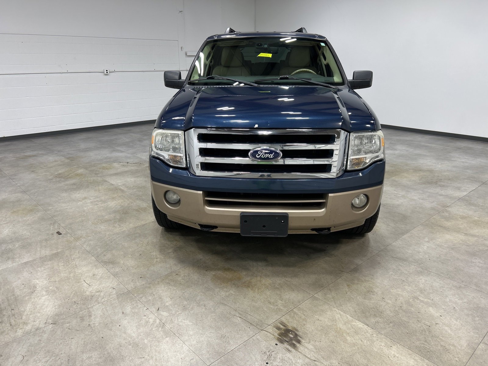 Used 2013 Ford Expedition EL XLT image 2