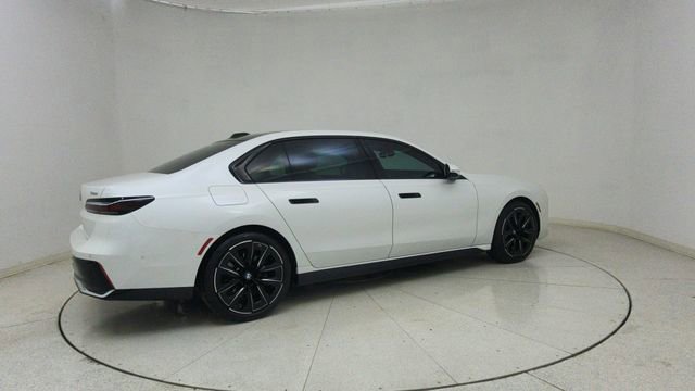 Used 2025 BMW 740i xDrive image 70