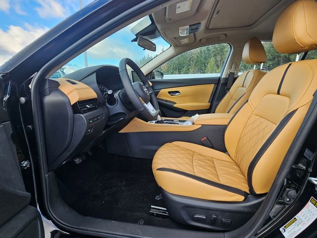 Used 2025 Nissan Sentra SV w/ SV Premium Package image 21