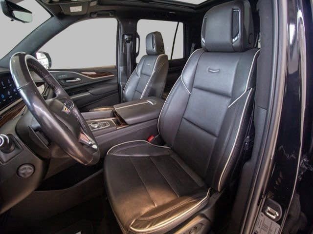 Used 2023 Cadillac Escalade Premium Luxury AWD/4WD image 25